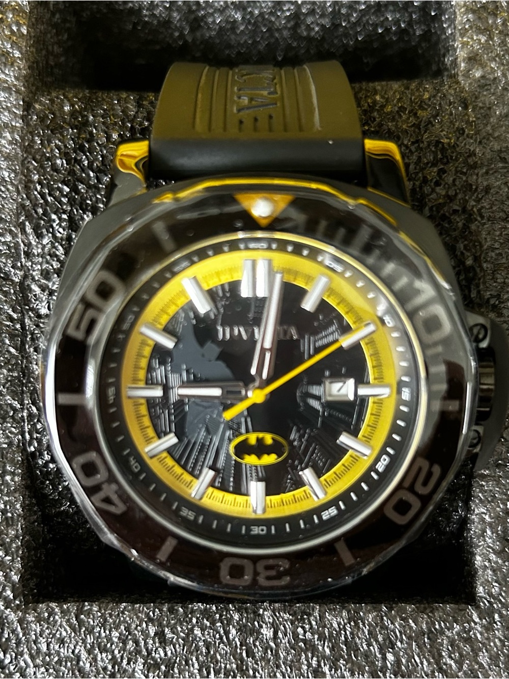 Limited Edition Invicta Black and Yellow DC Batman Men's Diving  Watch